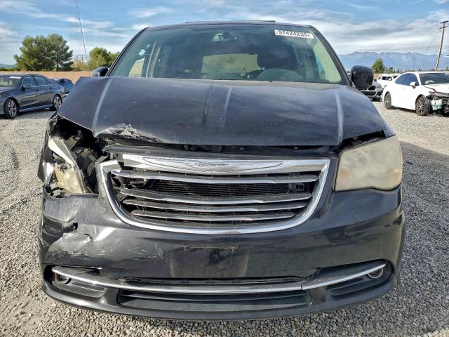 Chrysler Minivan Touring Image 2