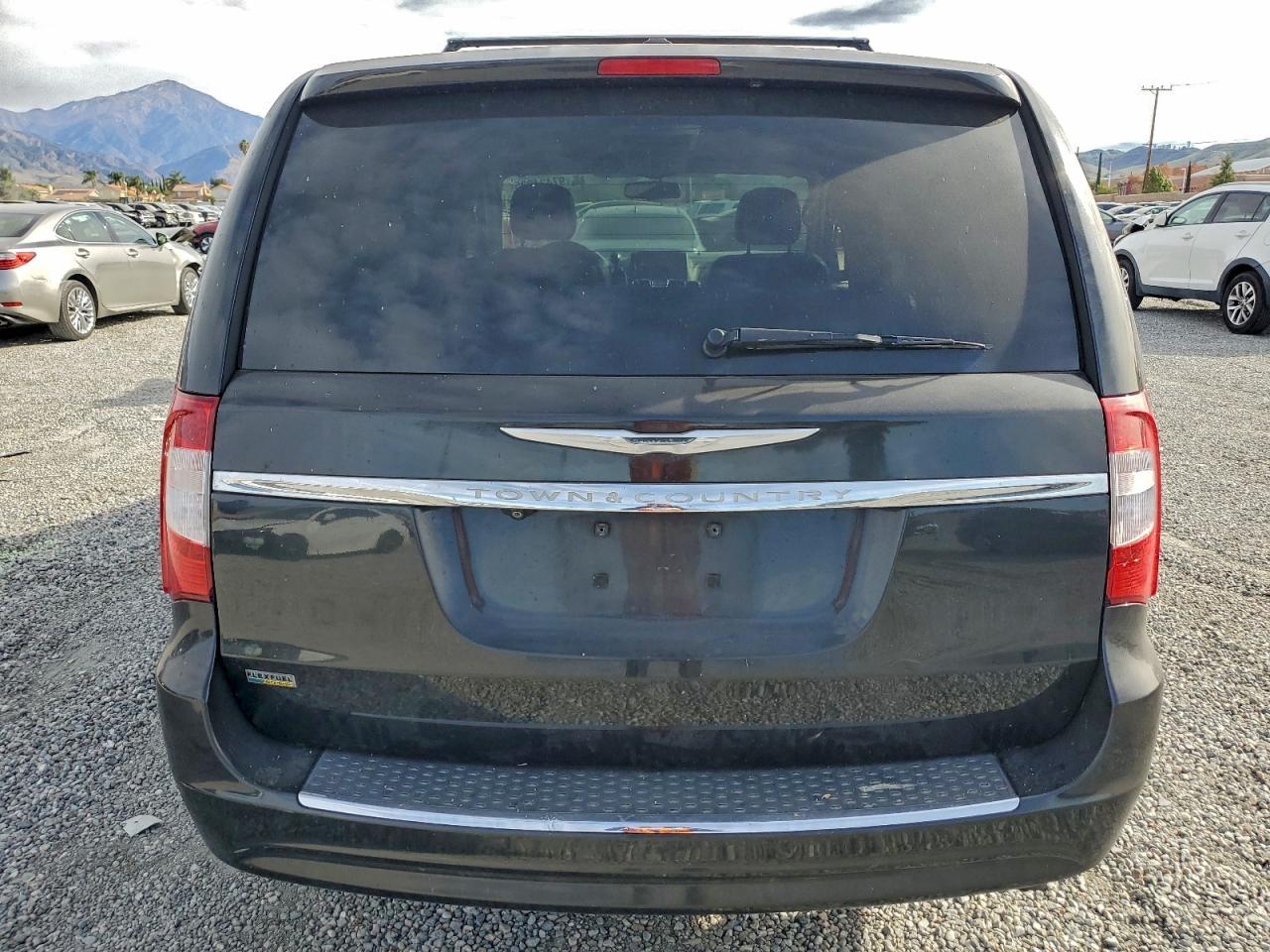 Chrysler Minivan Touring Image 5