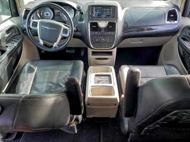 Chrysler Minivan Touring Image 6