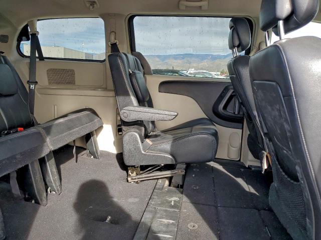 Chrysler Minivan Touring Image 10