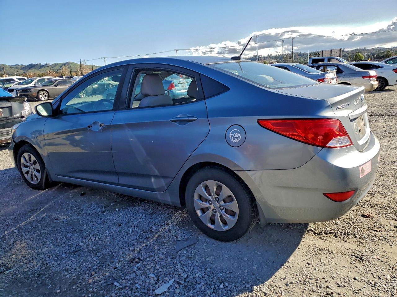 Hyundai ACCENT Se Image 2