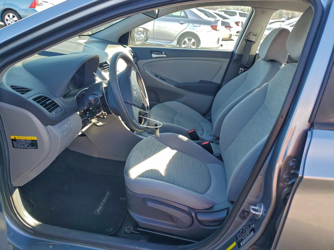 Hyundai ACCENT Se Image 3